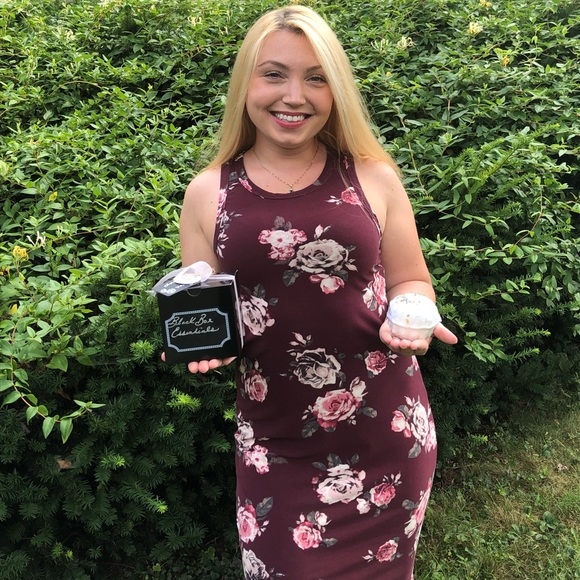 Meet your Posher, Taylor aka sister t - Picture 2 of 5